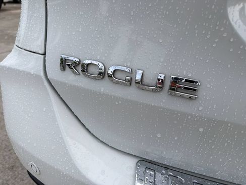 Used 2020 Nissan Rogue SV FWD image 10