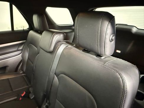 Used 2017 Ford Explorer XLT w/ Equipment Group 202A image 39