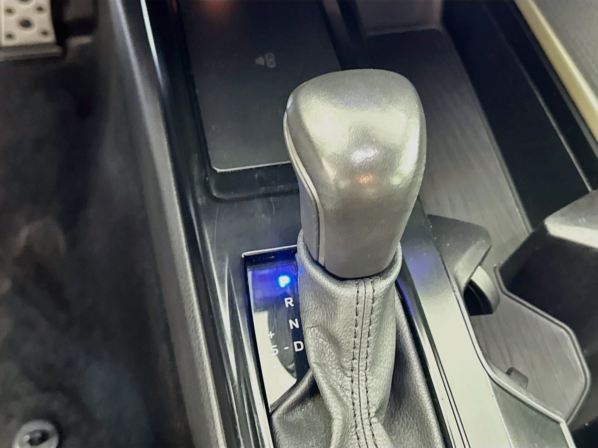 Used 2025 Toyota Camry SE FWD image 25