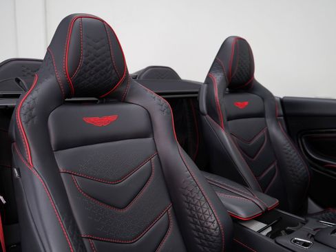 Used 2022 Aston Martin DBS Superleggera Volante RWD image 32