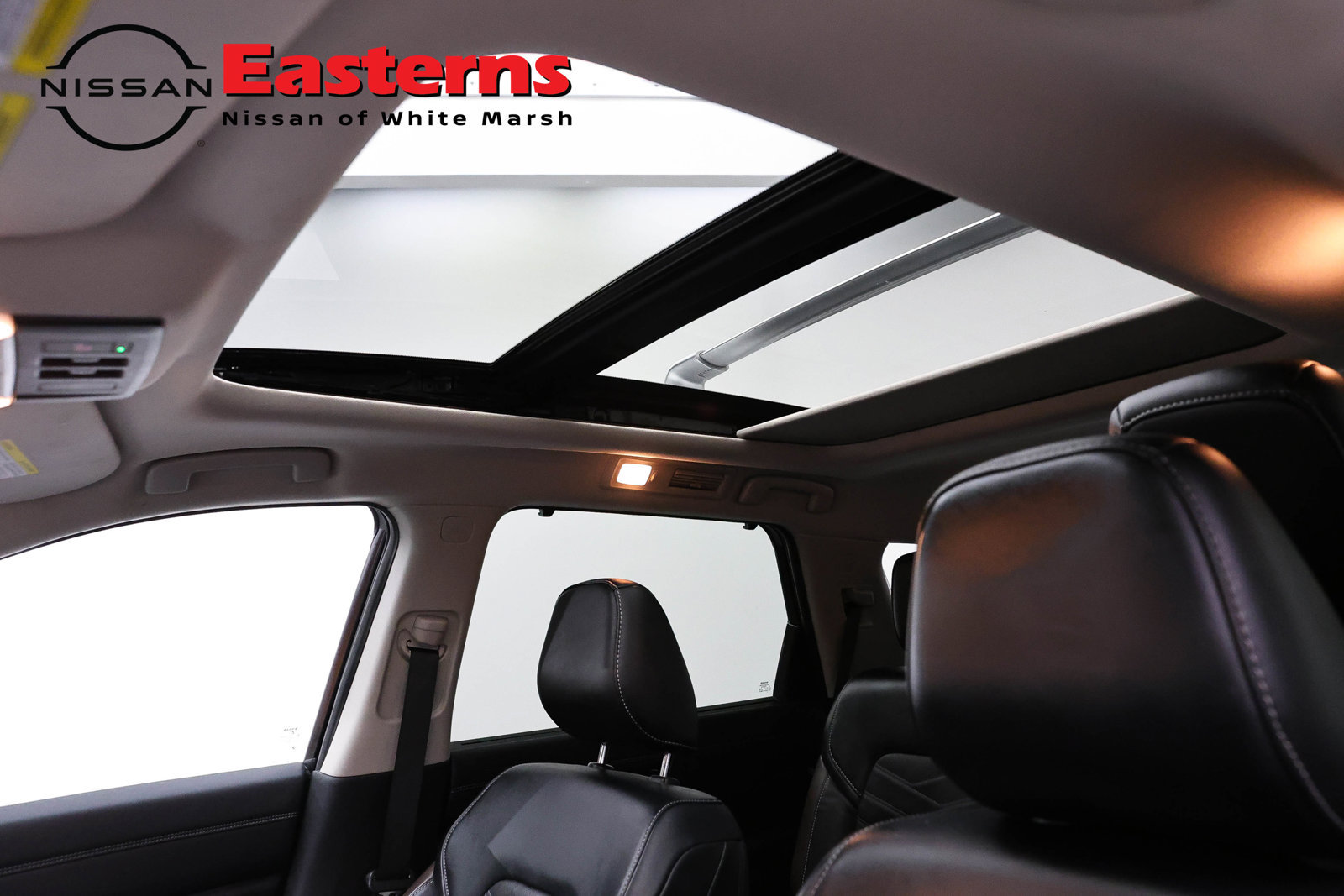 Used 2023 Nissan Pathfinder Platinum AWD/4WD image 32