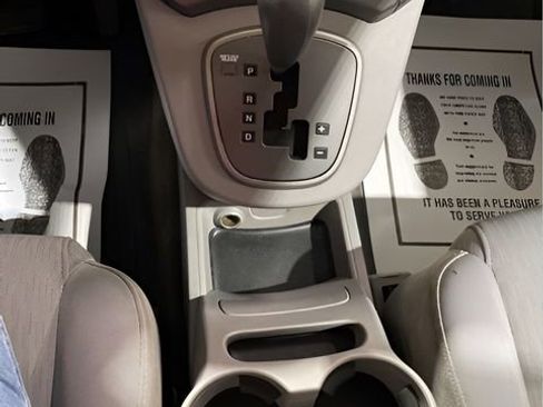 Used 2007 Kia Rondo LX w/ Convenience Pkg image 18