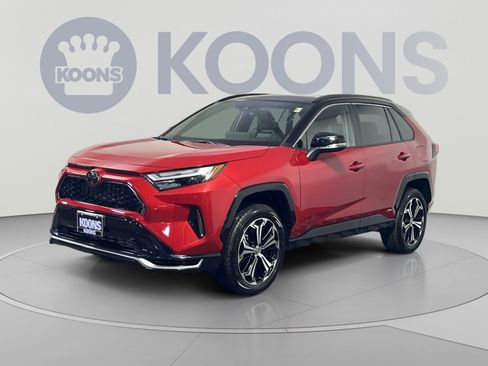 Used 2025 Toyota RAV4 XSE w/ Weather Package AWD/4WD image 5
