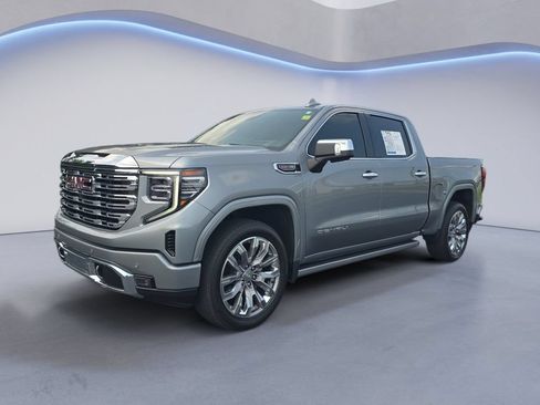 Used 2025 GMC Sierra 1500 Denali w/ Denali Reserve Package AWD/4WD image 1