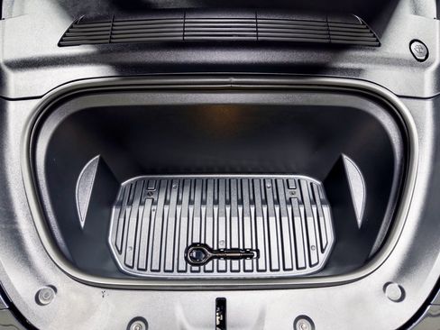 Used 2025 Tesla Model Y Long Range image 24