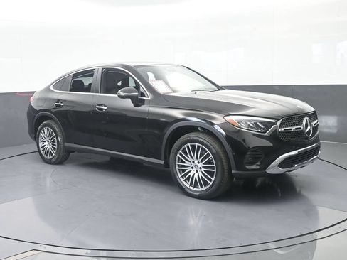 Used 2025 Mercedes-Benz GLC 300 4MATIC image 8