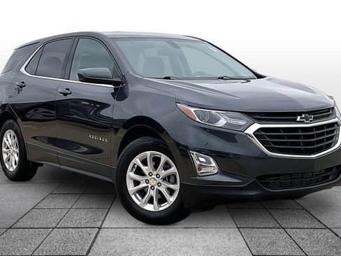 Used 2019 Chevrolet Equinox LT image 2