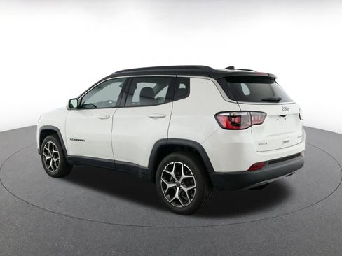 Used 2025 Jeep Compass Limited AWD/4WD image 7