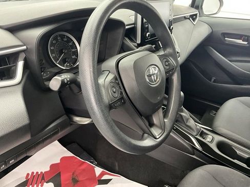 Used 2021 Toyota Corolla LE image 16