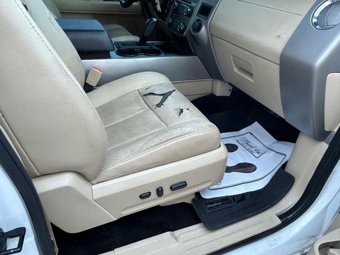 Used 2015 Ford Expedition EL XLT w/ Equipment Group 202A RWD image 12