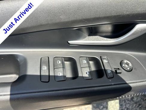 Used 2024 Hyundai Elantra Limited FWD image 13