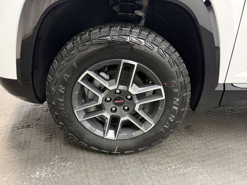 New 2026 GMC Terrain AT4 w/ LPO, Black Badging Package image 10