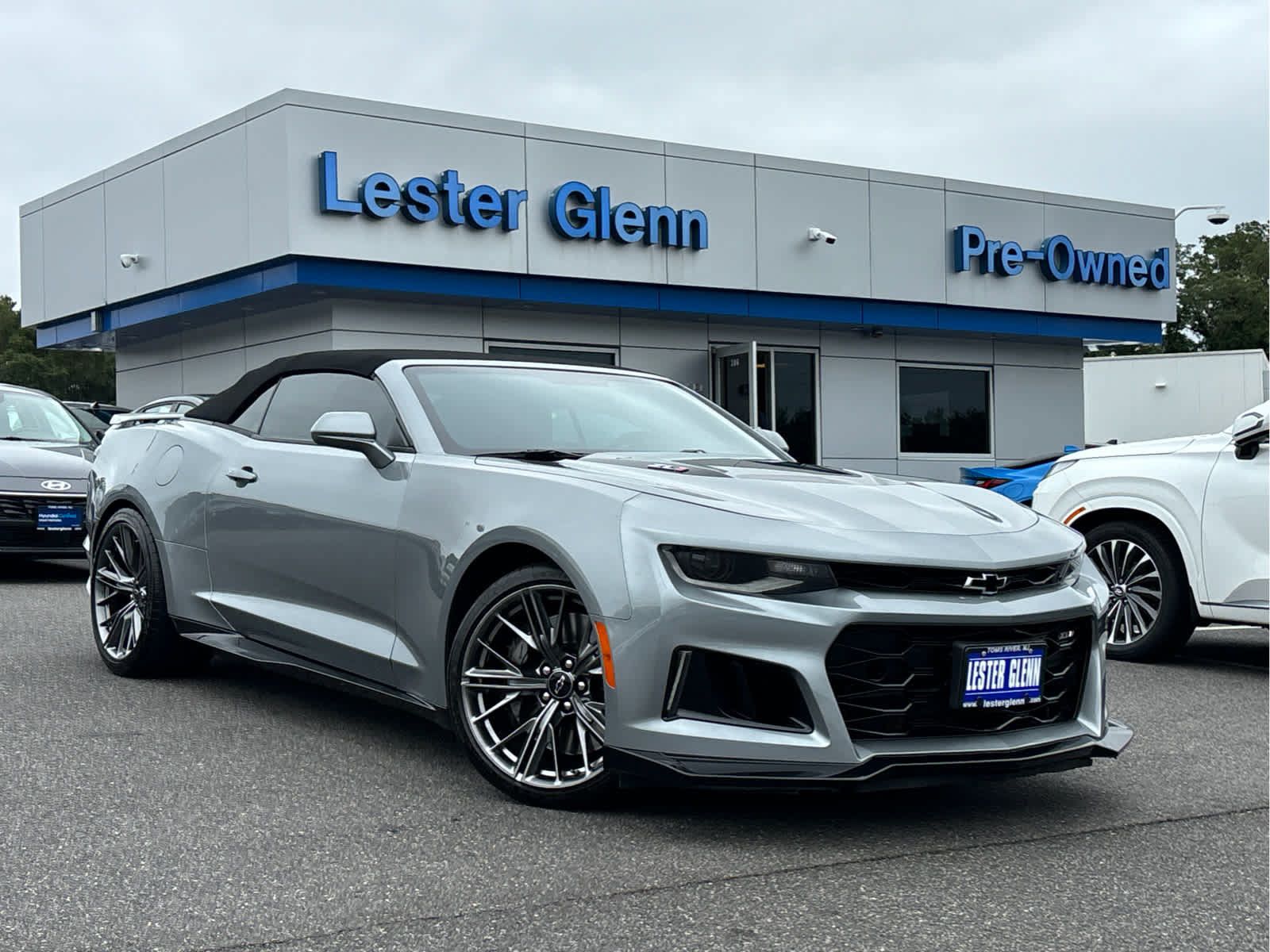 Used 2023 Chevrolet Camaro ZL1 RWD image 2