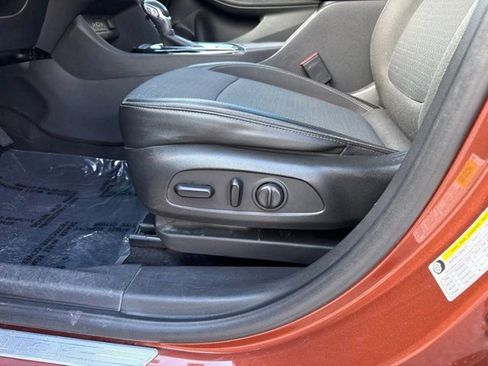 Used 2020 Buick Encore GX Select AWD/4WD image 5