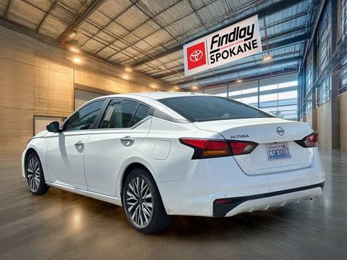 Used 2025 Nissan Altima 2.5 SV FWD image 6