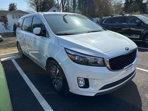 Used 2018 Kia Sedona SX image 1