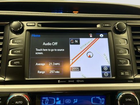 Certified 2019 Toyota Highlander SE w/ Carpet Mat Package (TMS) AWD/4WD image 13