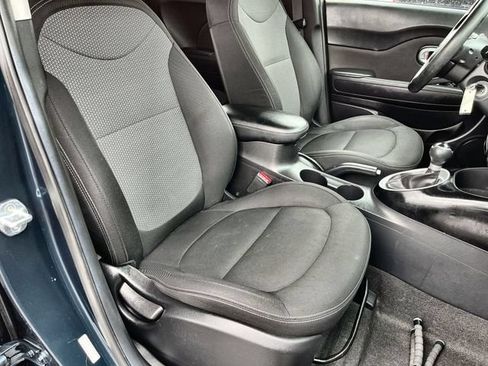 Used 2017 Kia Soul + FWD image 26