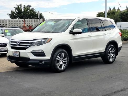 Used 2017 Honda Pilot EX image 8