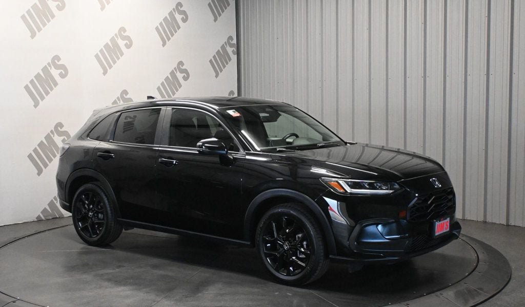 Used 2023 Honda HR-V Sport image 3