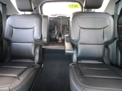Certified 2022 Ford Explorer XLT w/ Equipment Group 202A image 6