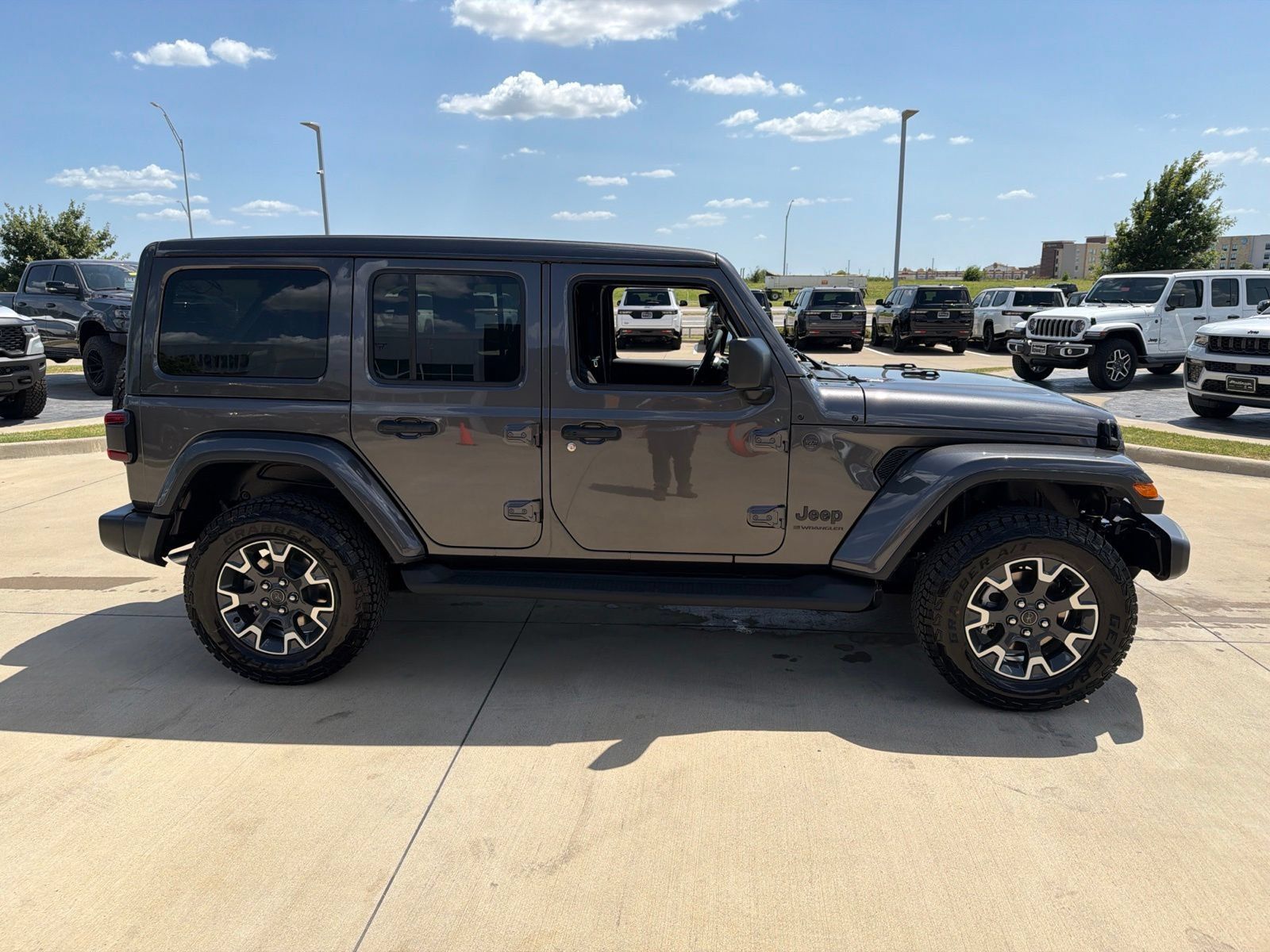 New 2026 Jeep Wrangler Unlimited Sahara AWD/4WD image 6
