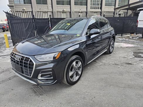 Used 2024 Audi Q5 2.0T Premium w/ Convenience Package image 1