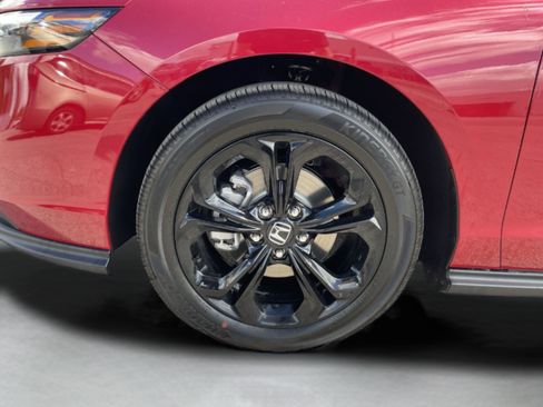 Used 2025 Honda Accord SE image 31