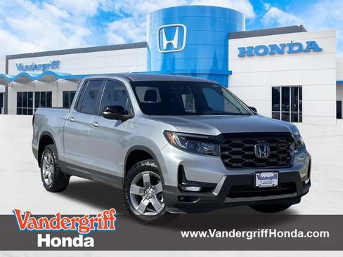 Used 2025 Honda Ridgeline TrailSport image 1