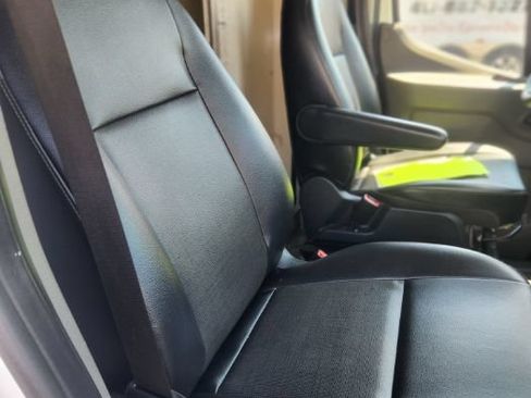 Used 2022 Ford Transit 350 DRW RWD image 18