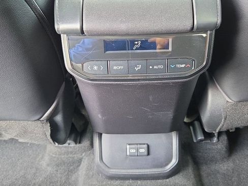 Used 2023 Toyota Highlander XLE FWD image 15