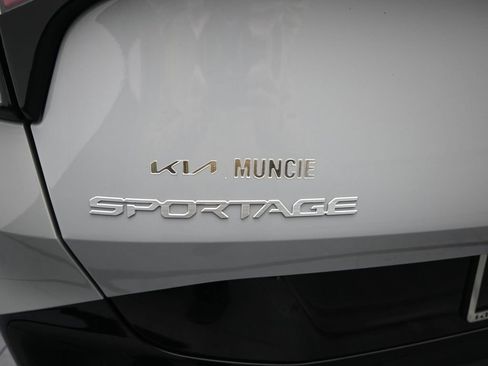 Used 2023 Kia Sportage SX image 10