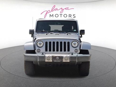 Used 2018 Jeep Wrangler Unlimited Sahara AWD/4WD image 2