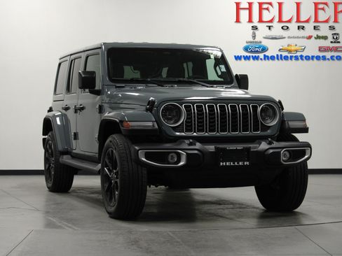 Used 2025 Jeep Wrangler Unlimited Sahara AWD/4WD image 1