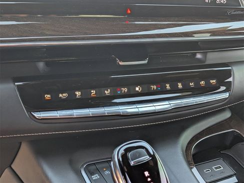 Certified 2023 Cadillac Escalade ESV Sport Platinum image 30