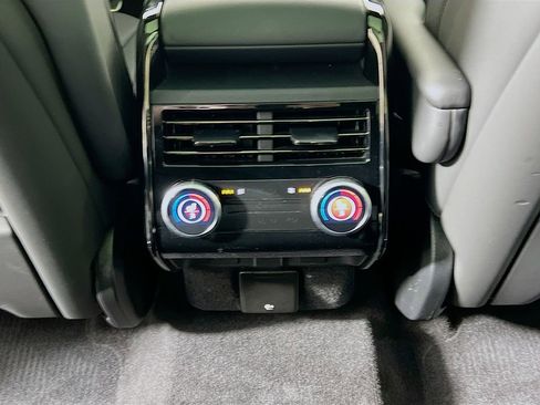 Used 2023 Land Rover Range Rover Sport SE Dynamic image 27