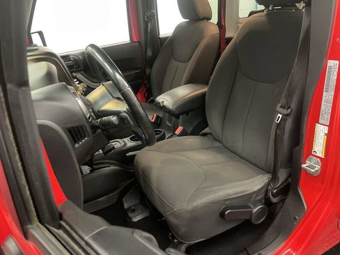 Used 2018 Jeep Wrangler Unlimited Sport S AWD/4WD image 10