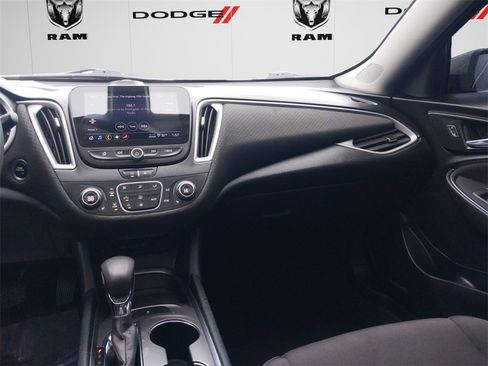 Used 2022 Chevrolet Malibu LT image 10