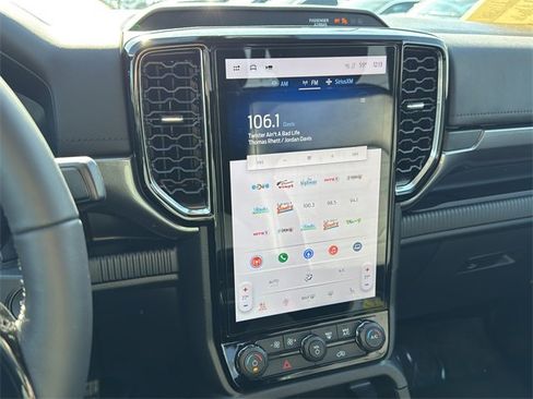 Used 2025 Ford Ranger Lariat w/ FX4 Off-Road Package image 14