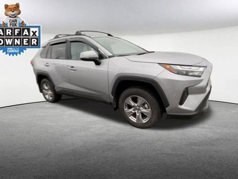 Used 2025 Toyota RAV4 XLE w/ Convenience Package image 2