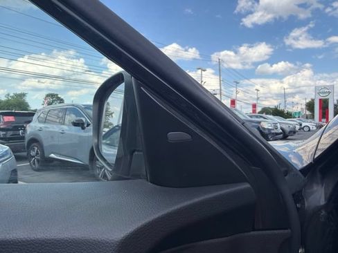 Certified 2019 Nissan Rogue SV AWD/4WD image 10