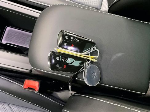 New 2026 Volkswagen Tiguan SE R-Line image 35