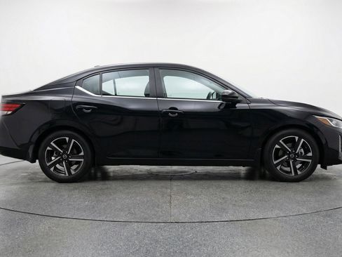 Used 2025 Nissan Sentra SV FWD image 11