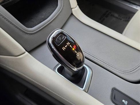 Used 2017 Cadillac XT5 Luxury w/ Driver Awareness Package image 12