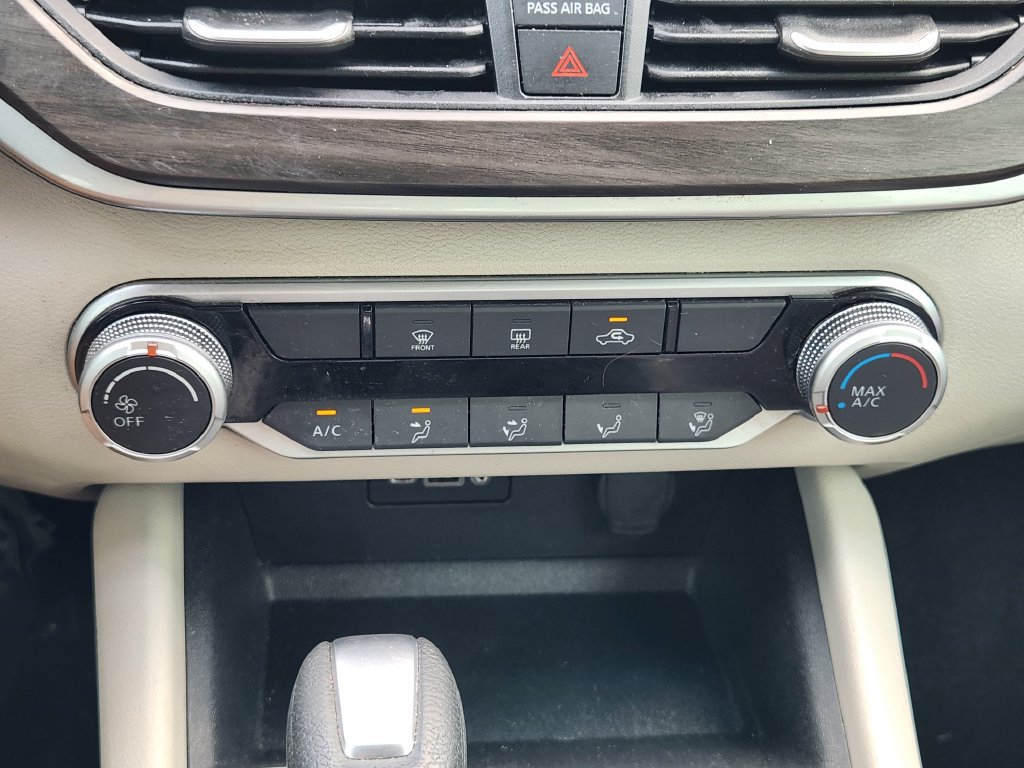 Used 2025 Nissan Altima 2.5 SV FWD image 19