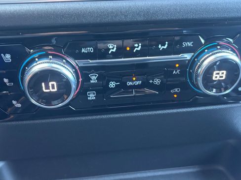 Used 2025 GMC Sierra 2500 SLT w/ Texas SLT Premium Package image 4