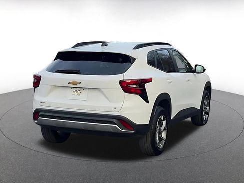 Used 2025 Chevrolet Trax LT w/ LT Convenience Package image 14