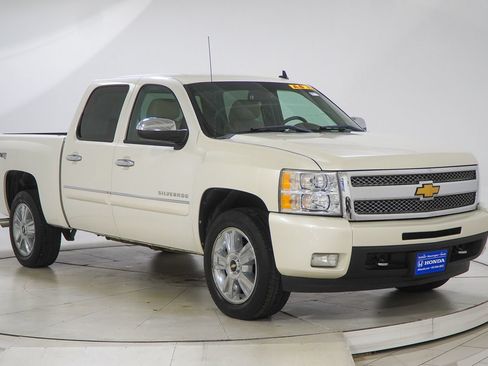 Used 2012 Chevrolet Silverado 1500 LTZ w/ LTZ White Diamond Edition AWD/4WD image 14