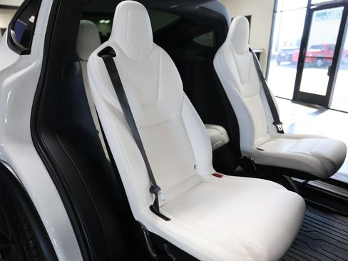 Used 2020 Tesla Model X Long Range AWD/4WD image 41