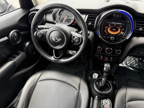 Used 2018 MINI Cooper 4-Door Hardtop FWD image 21